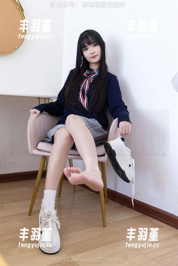 BoBoSocks袜啵啵 - 从泳池到图库：奶油的裤里丝挑战，超长花絮尽在这里，准备好了吗？