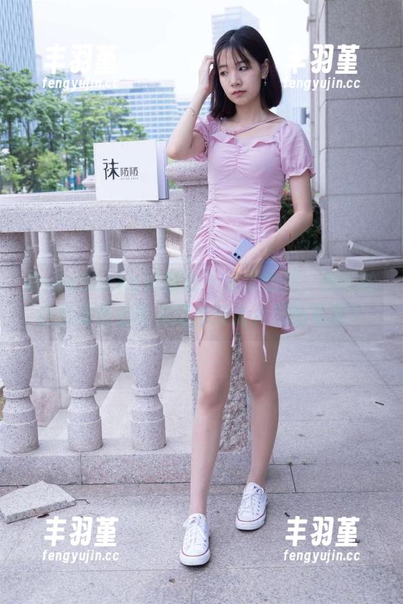 BoBoSocks袜啵啵 - 谁能想到，熊熊的白色棉袜也能演绎出如此大胆的写真？