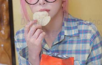 随机附录：Dami(퀸다미)的Photochips精选，镜头里藏着我每分懒得化妆的时刻。