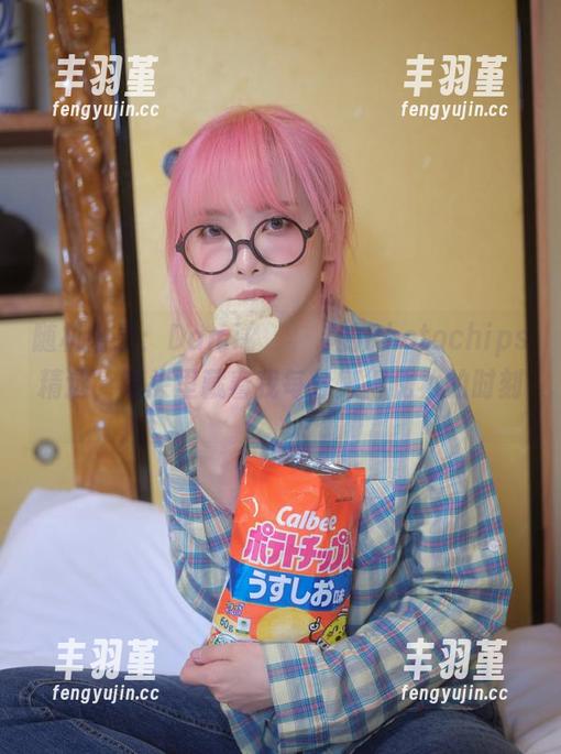随机附录：Dami(퀸다미)的Photochips精选，镜头里藏着我每分懒得化妆的时刻。