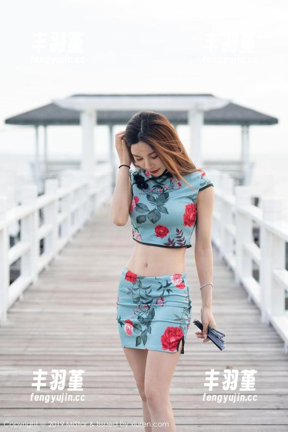 MiStar魅妍社 - 在王婉悠Queen的‘办公室’里藏着多少故事？马上下载她的作品集，共同来猜猜！