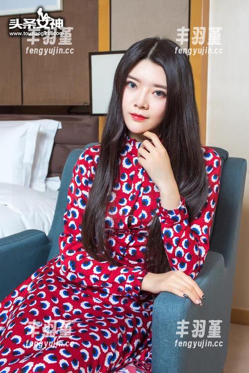 TouTiao头条女神 - 原图揭秘，七姑娘的婚纱全套，难道真的是白色魔法？