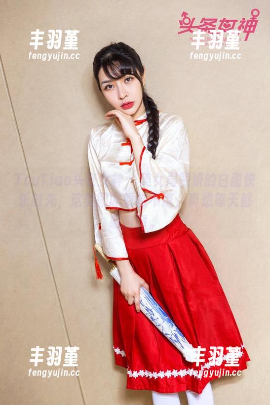 TouTiao头条女神-周熙妍 TouTiao头条女神 - 美女周熙妍的白甜快乐时光,这美图咋看都不腻,真想每天都瞧瞧啊。