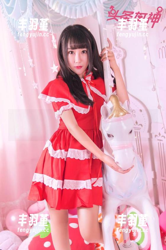 TouTiao头条女神 - 李梓熙的少女全套系列，时而甜美，时而俏皮，快来下载吧！