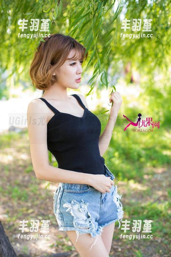 UGirls尤果网 - 写真还是个伪君子？白一晗透视表现思考中