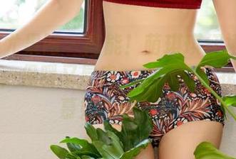UGirls尤果网 - 高能！萌琪琪红裙高清图集上线，保暖又显肉——好吧，我只是羡慕她的腿长！