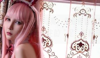 每次看到Vams子的写真，总是停留在她那美脚上，哦不这才是人生的“足”够经典啊！
