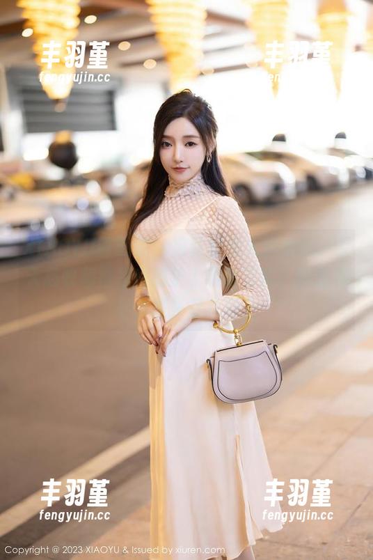 XIAOYU语画界 - 自认壁纸大师的我，今天必收藏程程程的护士制服写真，高清到让你想多看几眼。
