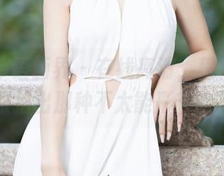 XIAOYU语画界 - 在线高清，程程程的护士制服拍出那种不太能形容的味道…