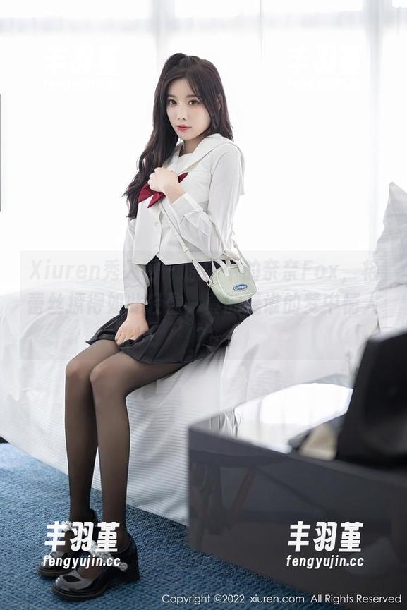 Xiuren秀人网 - 原图中的奈奈Fox，将蕾丝撩得如此轻盈，真的是谁的梦中情人？