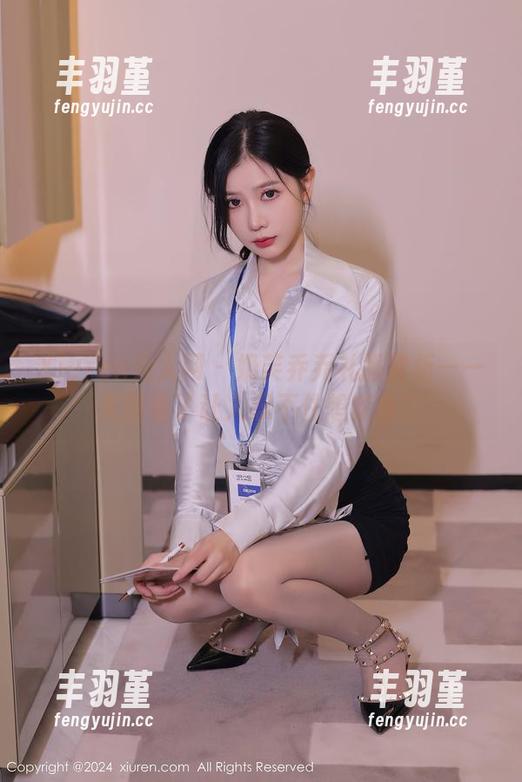 Xiuren秀人网 - 奶芙乔乔礼服赏析——美图看了让人忍不住想变身！