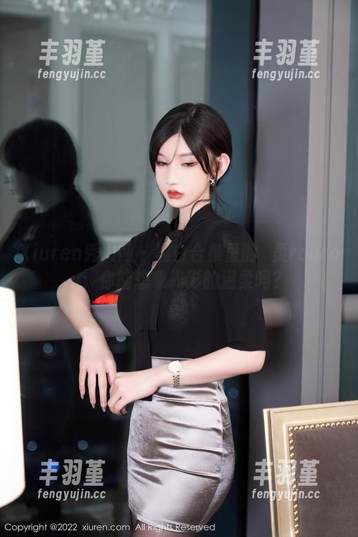 Xiuren秀人网-媃柔rourou Xiuren秀人网 - 黑白合集里的媃柔rourou:你能想象光影的温柔吗?