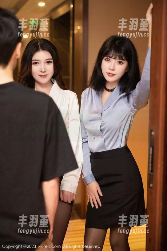 Xiuren秀人网 - 看吧，李七喜又来了，这次用黑色把写真玩得很有意思。