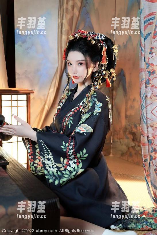 Xiuren秀人网 - 你见过这样的学姐吗？王婉悠Queen的私房图集带你high！