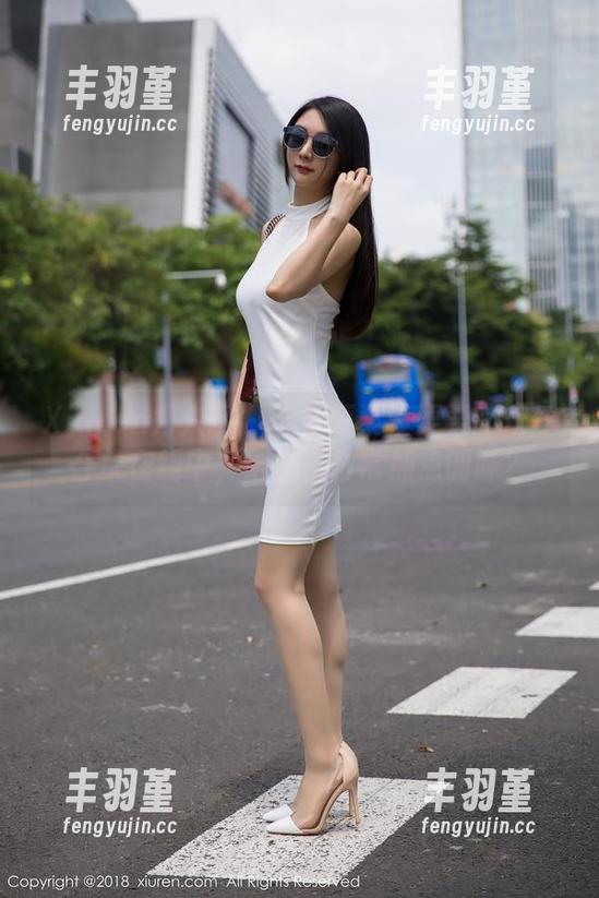Xiuren秀人网 - 艾栗栗栗栗栗栗吖灰丝合集在线中，给平淡日常加点调味？
