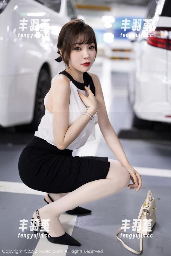 Xiuren秀人网 - 在线享乐：谢小葱的写真剧情，我的内心无法平静。