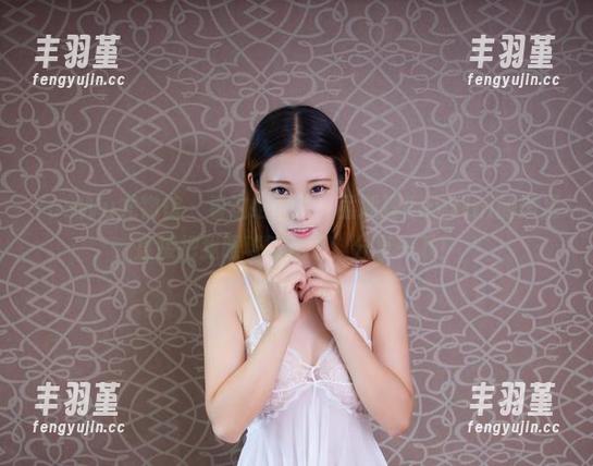 YouWu尤物馆 - 看这组图片，孟狐狸FoxYini的美足直接把我眼球吸走了，分享一下！