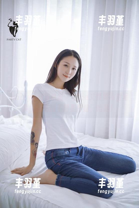 partycat轰趴猫 - Ellie艾栗栗高清写真，油亮到不需要打蜡，哈哈！