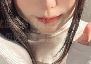 一北亦北的白色精灵在线合集，光彩照人，但这发型是自己弄的吗？