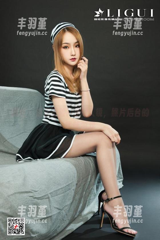 丽柜 - 浴室冒险：枫玥入镜，照片后台的趣味游戏