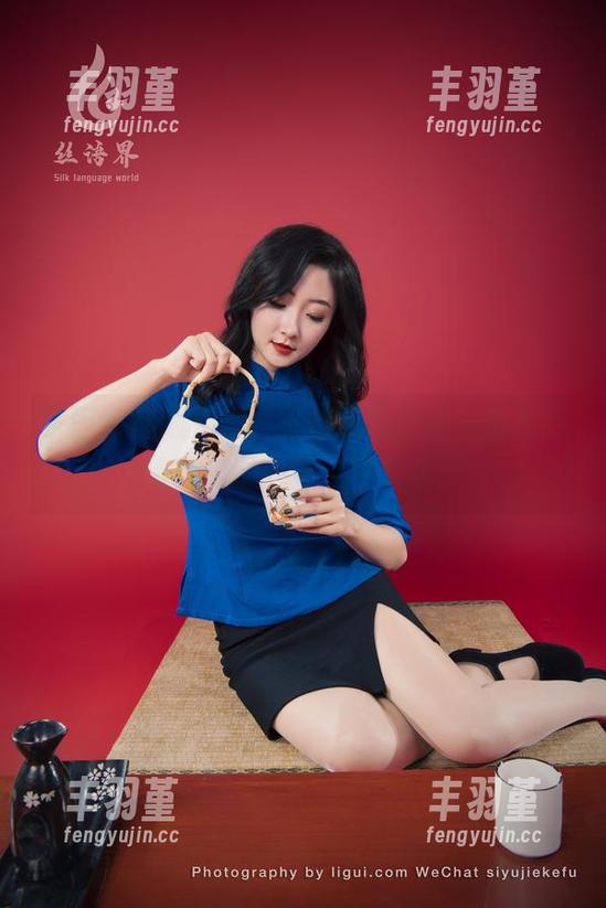 丽柜 - 随意点击，王炜炜再送你一份免费清纯套图，不点可惜哦！