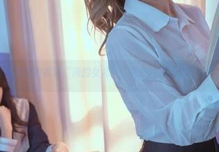 发现云溪溪的高清“海的女儿”，我想冲进海里找她聊天。