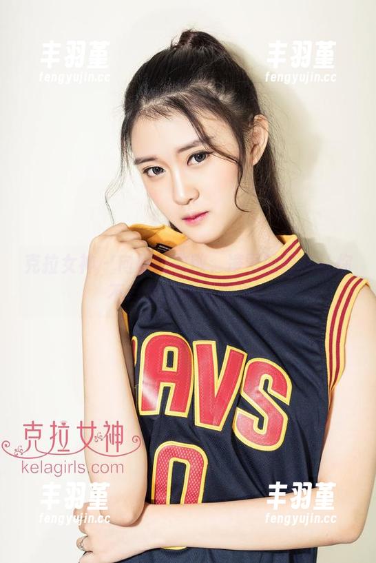 克拉女神-凌雪 克拉女神 - 向原图致敬,凌雪的丝袜让你不自觉地停下脚步。