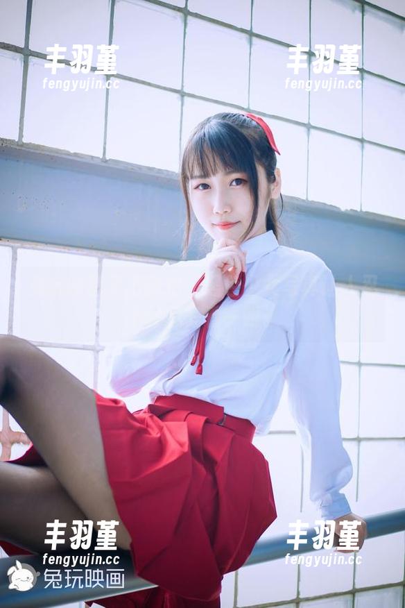 兔玩映画又出新招：黑色少女写真让人忍不住想多看一眼。