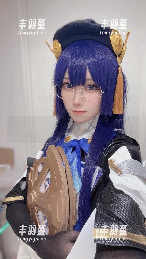 千阳快起床的私拍——怎样才能把制服穿得这么有趣？