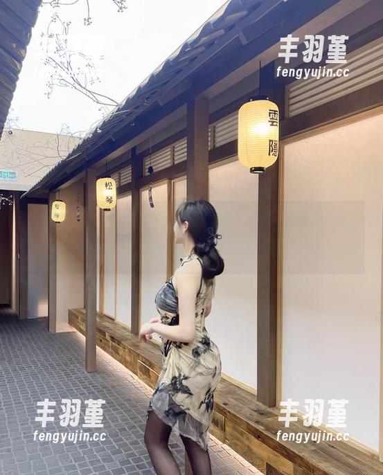 微密圈 - 周妍希自拍视频：原图像风吹过的草原，精选让人留连忘返。