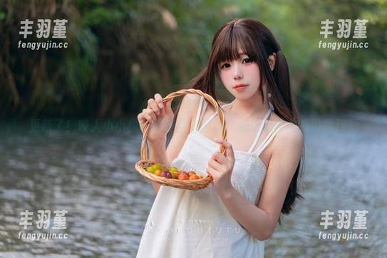 更新了！咬人小小兔的不良女高图包，看这唇舌之战可真精彩