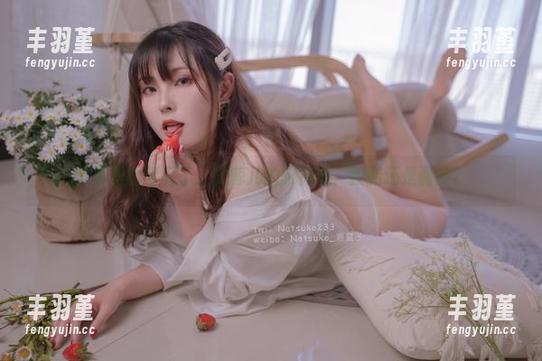 写真里的夏夏子：虎鲸儿的眼神呢，狡黠还是调皮？