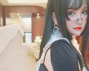 夏鸽鸽不想起床校服作品全集，像是把校园误打误撞的青涩爱情现场全记录下来了，够“燃”的没错！