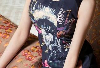 头条女神 - 火儿的作品让人恍惚，女孩儿的气息扑面而来！