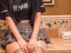 头条女神 - 小心，王竹裸足分享，可能会让你不想穿鞋