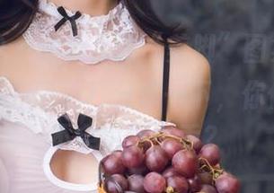 头条女神 - 迪爱儿的“美脚”图集，脚趾头都在打招呼啦！分享一下，你们的脚会不会也这么乖？