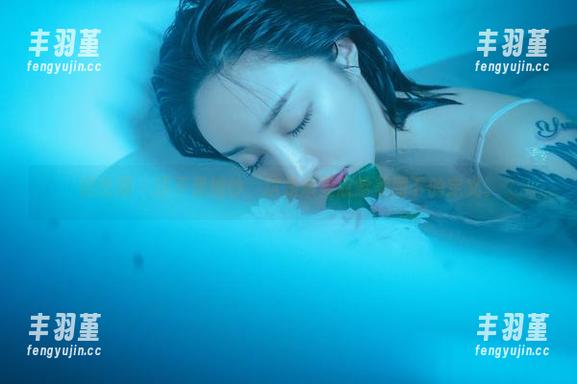 微密圈 - 这不是婚纱，这是宋昱欣给美图下的定义。