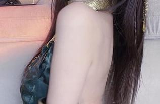 在迦南的阳光下，小小奶瓶儿的私拍依旧如此撩人！