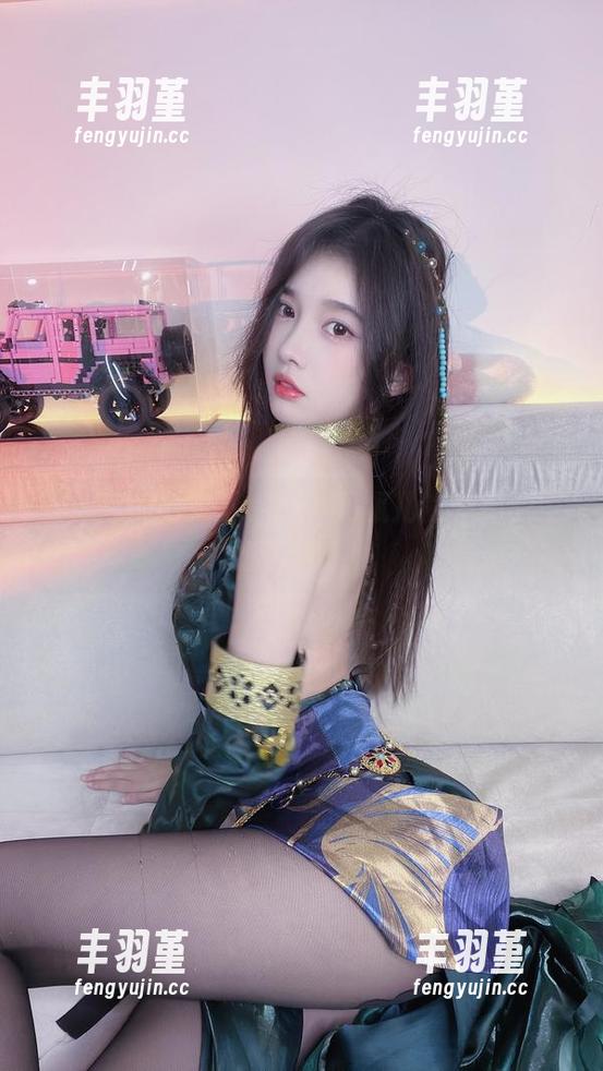 在迦南的阳光下，小小奶瓶儿的私拍依旧如此撩人！
