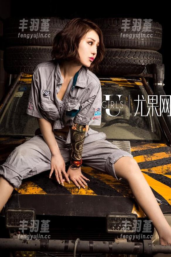 尤果网 - 把莉恩的美图放大，“裸足质感”原来如此撩人