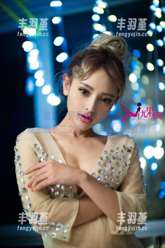 尤果网 - 这套齐贝贝的女仆图，妥妥是你办公桌上的不二之选，随时出击的资源！