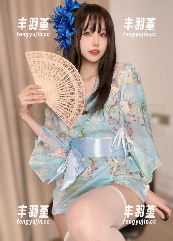听说布丁大法最新原图没让人失望，精选的丝袜加点小心思。