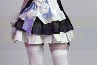 看，幼爱youmeko把修女兔兔也带进了她的写真作品集，神奇！