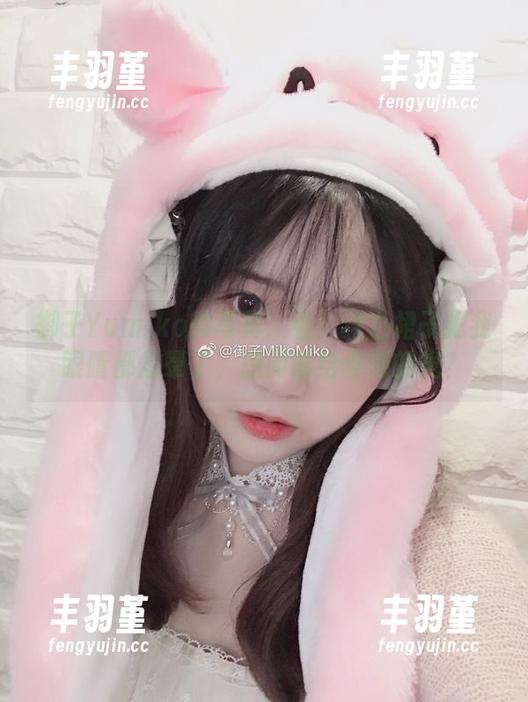 御子Yumiko的写真：看！这白裙子把我眼睛都炫晕了，想问谁给你倒的光？