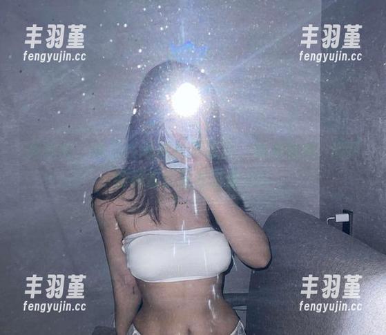 微密圈 - 泳池在哪倒是不重要，倒是看桃沢樱呀的私拍资源才是重点！