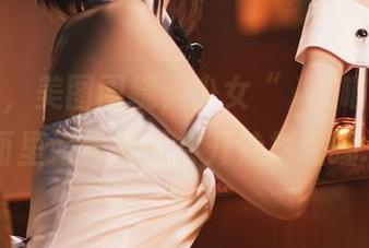 无圣光，美图围绕，少女“桜桃喵”在画面里好像随时会开始打瞌睡…