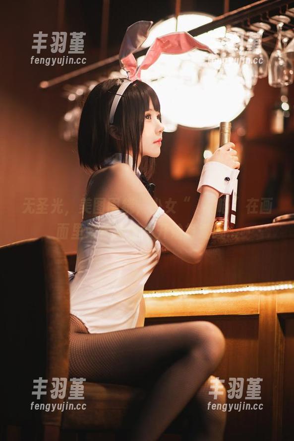 无圣光，美图围绕，少女“桜桃喵”在画面里好像随时会开始打瞌睡...