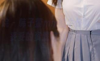 模范学院 - 韩子萱mm的牛仔裤，穿上去妥妥的资源收割机呀！
