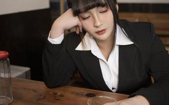 倒吸一口凉气，这些洛璃LoLiSAMA校园里的原图私拍真精彩。
