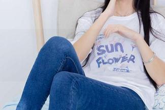 物恋传媒 - 婷婷的美腿惊艳四座，没错，快下载这张美图，开启你的小宇宙！
